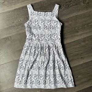 Loft dress with back cut-out